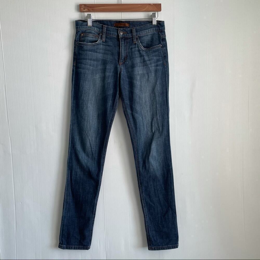 Joe’s Jean tapered leg style medium wash